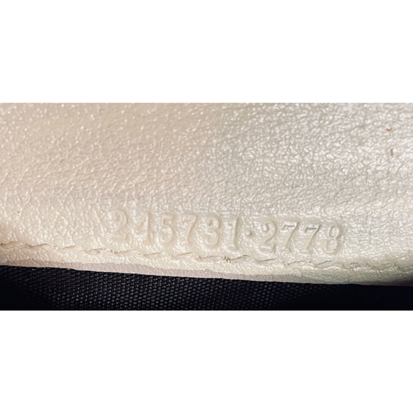 Gucci Vanilla Cream Leather Heart Logo Bi-Fold Wallet - Picture 6 of 15